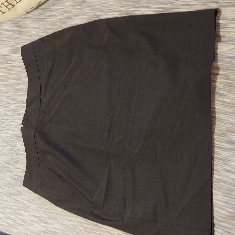Ann Taylor Woman's gray skirt